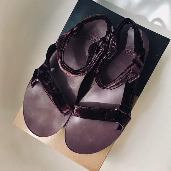 teva velvet sandals